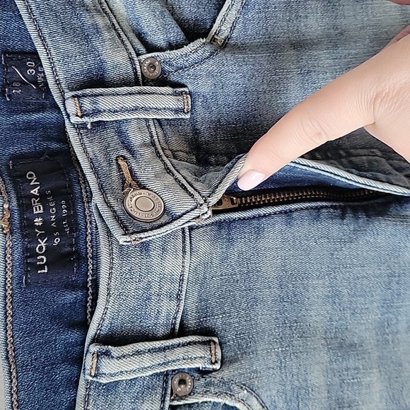 Lucky Brand Mid Rise Skinny Ava Denim Jeans Women Sz 10/30 Distressed Light Blue - Picture 5 of 12
